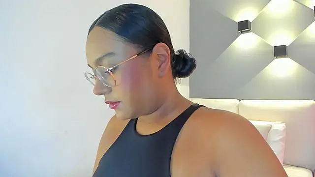 Snapshot of ellamontoya chatting on September 2025 12:49:02 PM ellamontoya online show from September 2025 12:49:02 PM