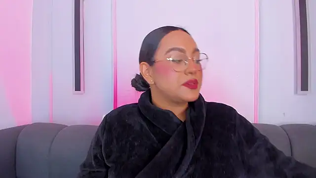 Snapshot of ellamontoya chatting on November 2025 11:54:02 AM ellamontoya online show from November 2025 11:54:02 AM