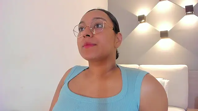 Snapshot of ellamontoya chatting on October 2025 10:50:02 AM ellamontoya online show from October 2025 10:50:02 AM