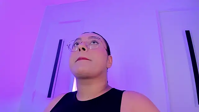 Snapshot of ellamontoya chatting on November 2025 01:15:01 PM ellamontoya online show from November 2025 01:15:01 PM