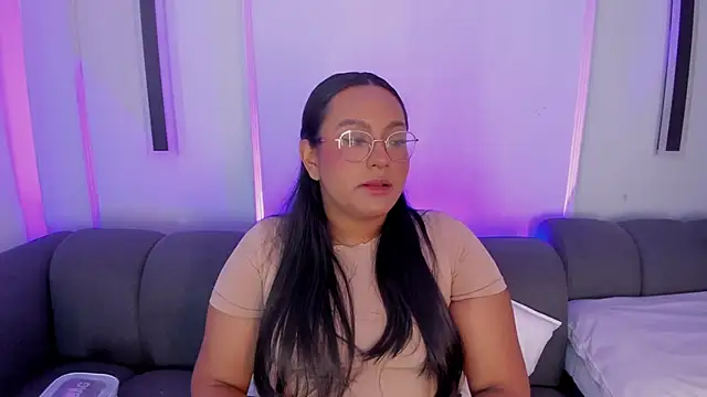 Snapshot of ellamontoya chatting on November 2025 12:21:02 PM ellamontoya online show from November 2025 12:21:02 PM