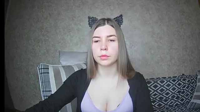 Snapshot of ElllaNuar chatting on February 2025 01:19:02 AM ElllaNuar online show from February 2025 01:19:02 AM