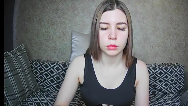 Snapshot of ElllaNuar chatting on December 2024 06:29:02 AM ElllaNuar online show from December 2024 06:29:02 AM