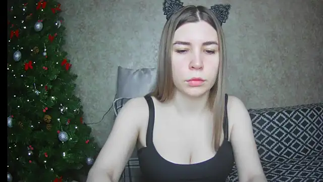 Snapshot of ElllaNuar chatting on January 2025 01:28:02 AM ElllaNuar online show from January 2025 01:28:02 AM