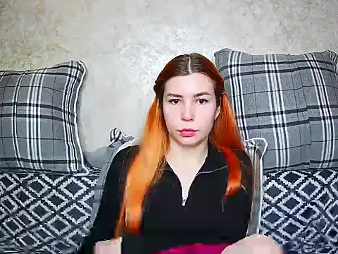 Snapshot of ElllaNuar chatting on September 2025 05:52:02 AM ElllaNuar online show from September 2025 05:52:02 AM