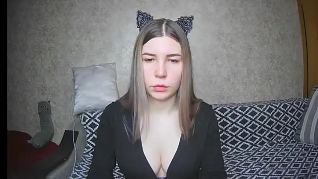 Snapshot of ElllaNuar chatting on February 2025 02:19:02 AM ElllaNuar online show from February 2025 02:19:02 AM