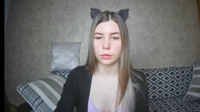 Snapshot of ElllaNuar chatting on February 2025 04:25:01 AM ElllaNuar online show from February 2025 04:25:01 AM