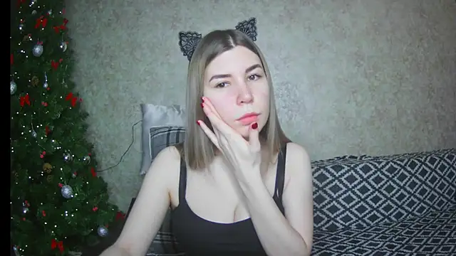 Snapshot of ElllaNuar chatting on January 2025 01:20:02 AM ElllaNuar online show from January 2025 01:20:02 AM