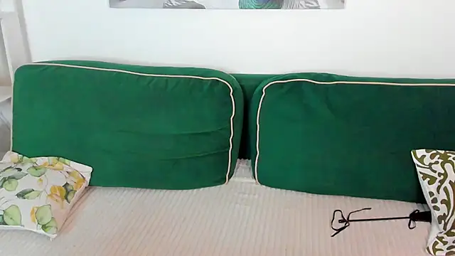 Snapshot of miissblonde chatting on December 2025 01:50:01 AM miissblonde online show from December 2025 01:50:01 AM