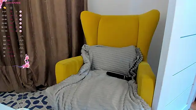 Snapshot of miissblonde chatting on November 2025 03:32:02 AM miissblonde online show from November 2025 03:32:02 AM