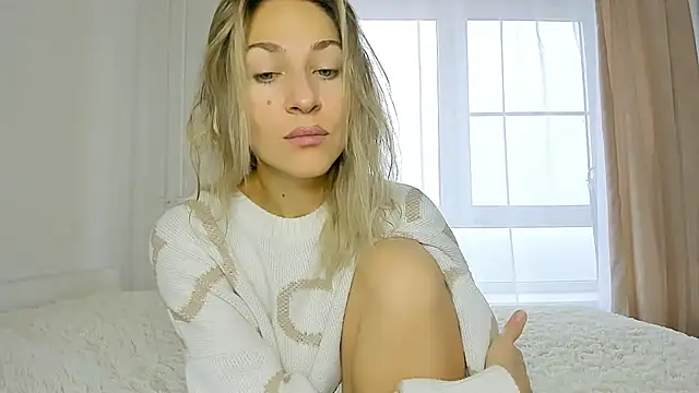 Snapshot of Mona_Cruz chatting on November 2025 05:44:02 AM Mona Cruz online show from November 2025 05:44:02 AM