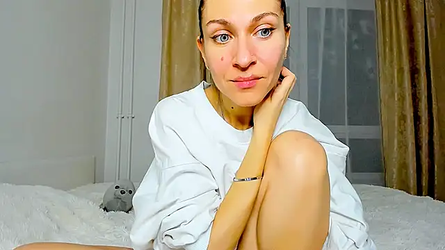 Snapshot of Mona_Cruz chatting on February 2025 07:38:01 PM Mona Cruz online show from February 2025 07:38:01 PM