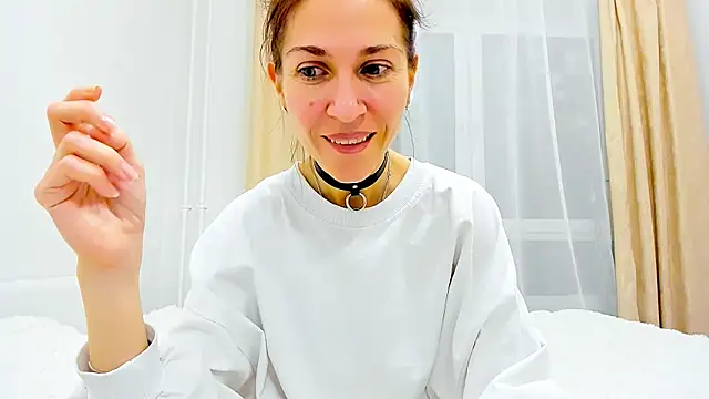 Snapshot of Mona_Cruz chatting on February 2025 09:20:02 PM Mona Cruz online show from February 2025 09:20:02 PM