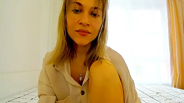 Snapshot of Mona_Cruz chatting on March 2025 08:30:02 AM Mona Cruz online show from March 2025 08:30:02 AM