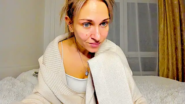 Snapshot of Mona_Cruz chatting on March 2025 09:46:02 PM Mona Cruz online show from March 2025 09:46:02 PM