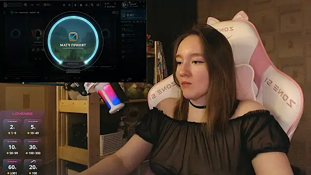 MoonlishSiren online show from March 2026 09:22:01 PM