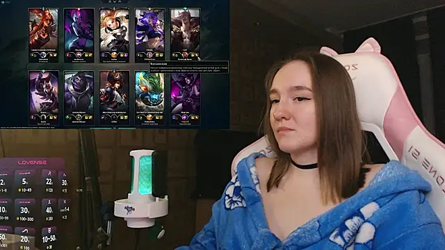 MoonlishSiren online show from February 2026 08:49:02 PM