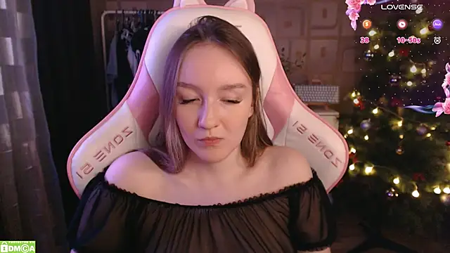 MoonlishSiren online show from January 2025 06:38:01 PM