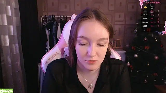 MoonlishSiren online show from January 2025 10:26:02 PM