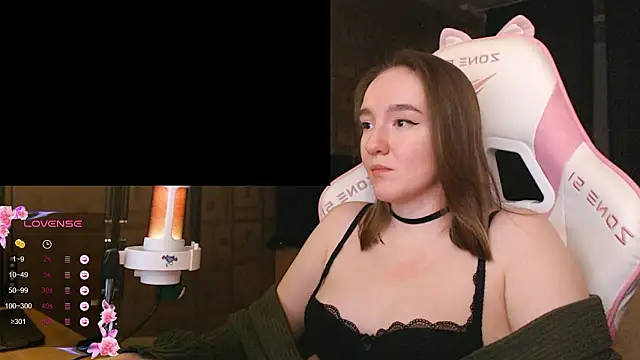 MoonlishSiren online show from February 2026 08:15:01 PM