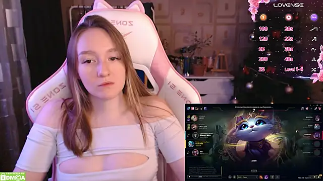 MoonlishSiren online show from January 2025 06:40:01 PM