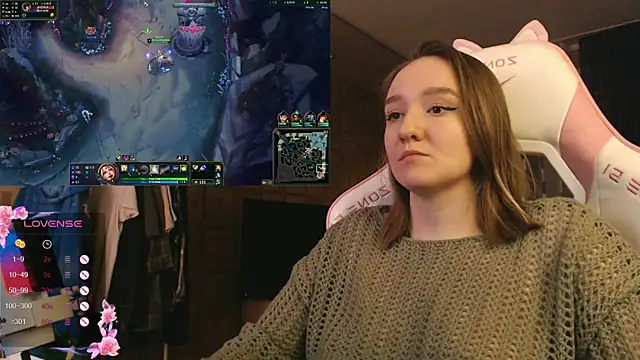 MoonlishSiren online show from December 2025 06:13:02 PM