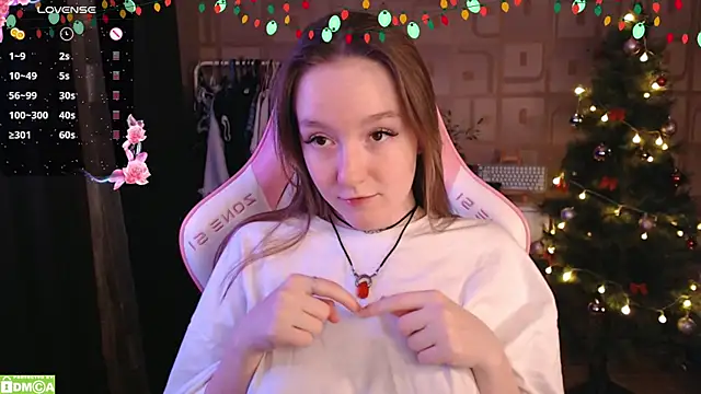 MoonlishSiren online show from December 2024 06:11:01 PM