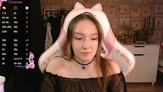 MoonlishSiren online show from December 2024 09:18:02 PM