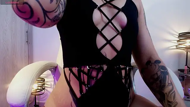 ValenGray online show from December 2025 01:13:02 PM