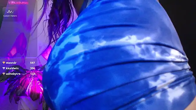 ValenGray online show from March 2025 11:55:01 AM