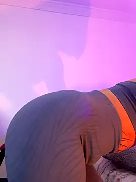 Snapshot of ValenGray chatting on November 2025 12:53:02 PM ValenGray online show from November 2025 12:53:02 PM