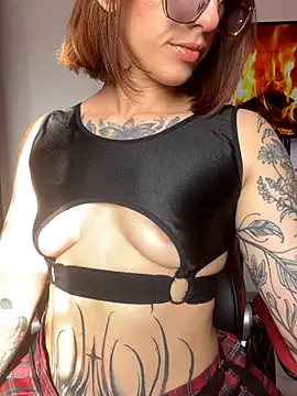 Snapshot of ValenGray chatting on November 2025 01:15:02 PM ValenGray online show from November 2025 01:15:02 PM