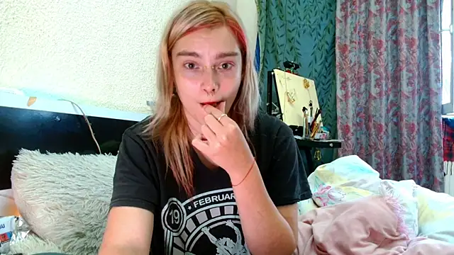 Snapshot of Sophie_Bell chatting on May 2026 03:16:02 PM Sophie Bell online show from May 2026 03:16:02 PM