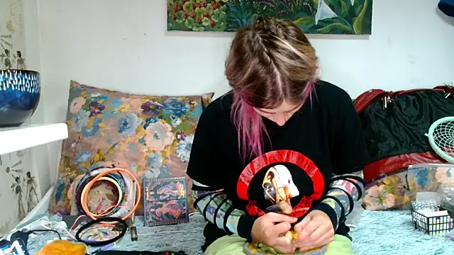 Sophie Bell online show from October 2025 05:46:02 PM