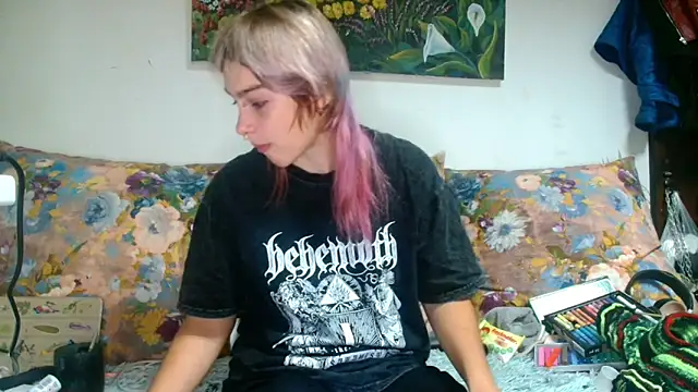 Sophie Bell online show from October 2025 05:16:01 PM