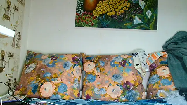 Sophie Bell online show from October 2025 04:44:02 PM