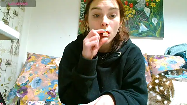 Sophie Bell online show from March 2025 06:21:02 PM