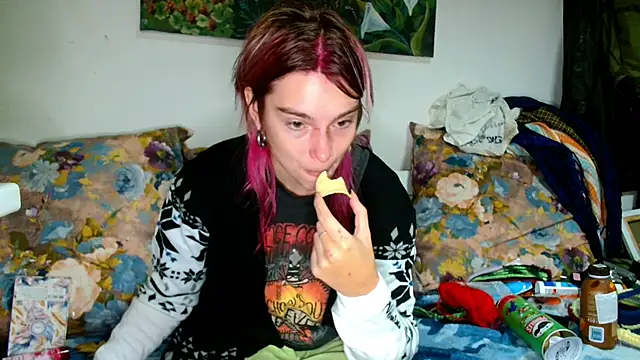 Sophie Bell online show from October 2025 05:38:02 PM