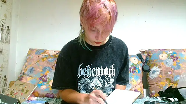 Snapshot of Sophie_Bell chatting on June 2026 08:07:02 PM Sophie Bell online show from June 2026 08:07:02 PM