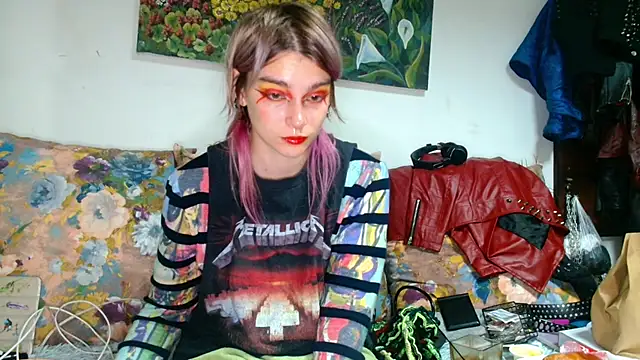 Sophie Bell online show from October 2025 05:26:02 PM