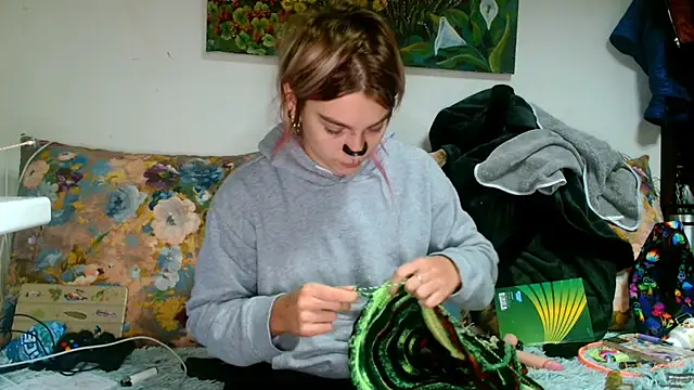 Sophie Bell online show from October 2025 02:16:01 PM