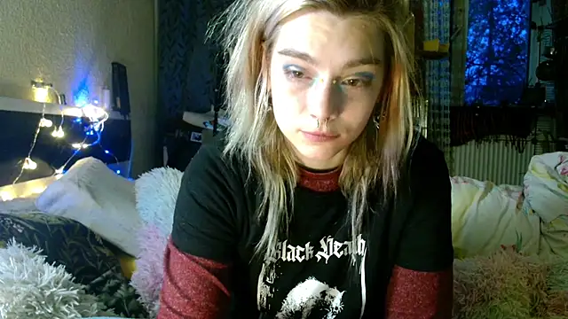 Sophie Bell online show from April 2026 05:30:01 PM