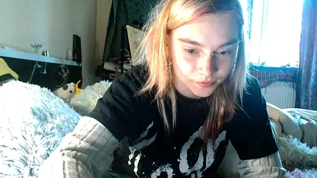 Snapshot of Sophie_Bell chatting on May 2026 04:54:01 PM Sophie Bell online show from May 2026 04:54:01 PM