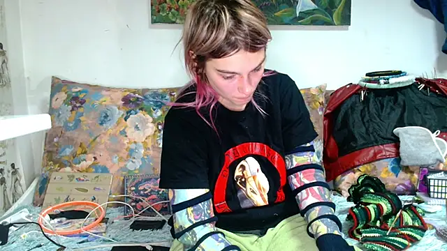 Sophie Bell online show from October 2025 05:32:02 PM