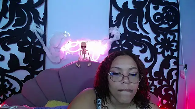 Snapshot of your_little_naughty1 chatting on October 2025 03:05:02 AM your little naughty1 online show from October 2025 03:05:02 AM