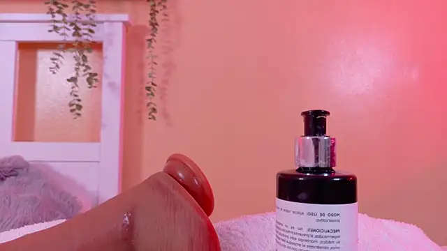 Snapshot of KendalMilleer chatting on March 2026 11:12:02 AM KendalMilleer online show from March 2026 11:12:02 AM