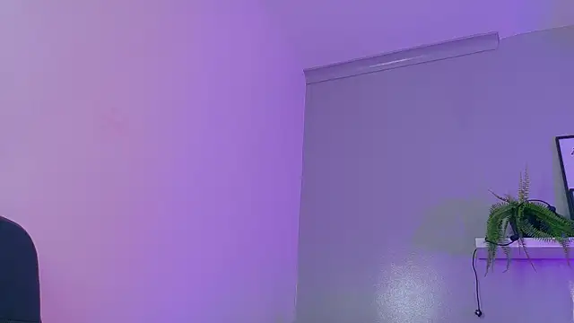 Snapshot of KendalMilleer chatting on October 2025 10:17:02 AM KendalMilleer online show from October 2025 10:17:02 AM