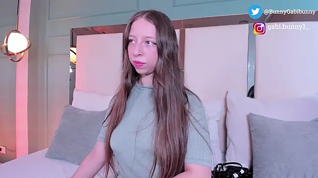 gabi bunny online show from May 2026 06:59:01 PM