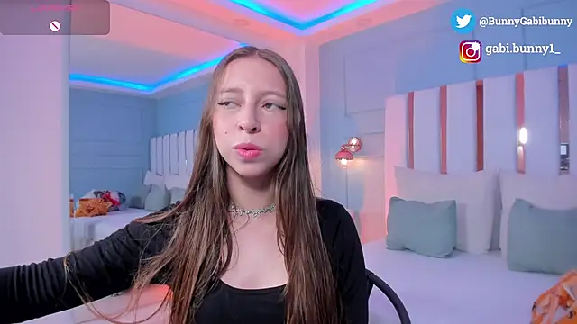 gabi bunny online show from February 2026 03:25:02 PM