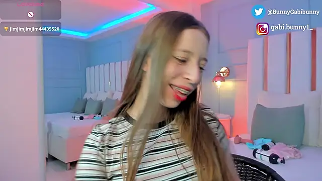 gabi bunny online show from November 2025 05:18:01 PM